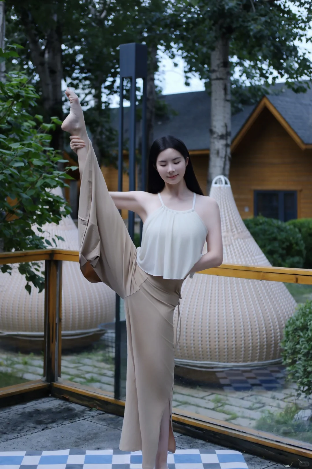 瑜伽女孩的松弛感瑜伽服～