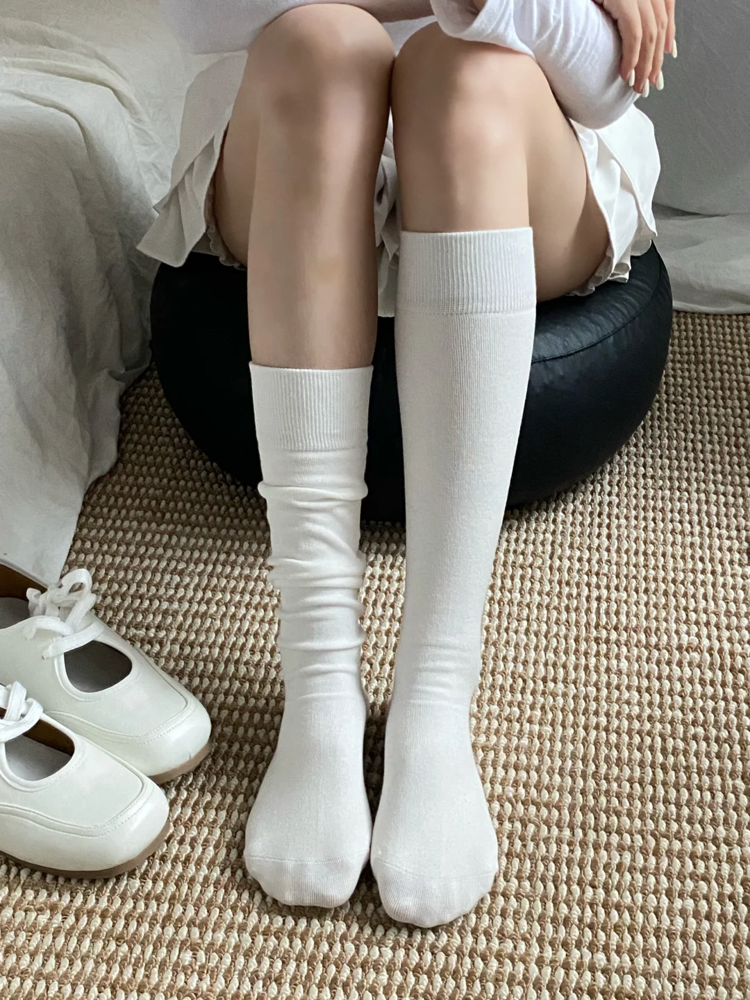 真的很爱奶白色小腿袜~带点纯欲又有少女感