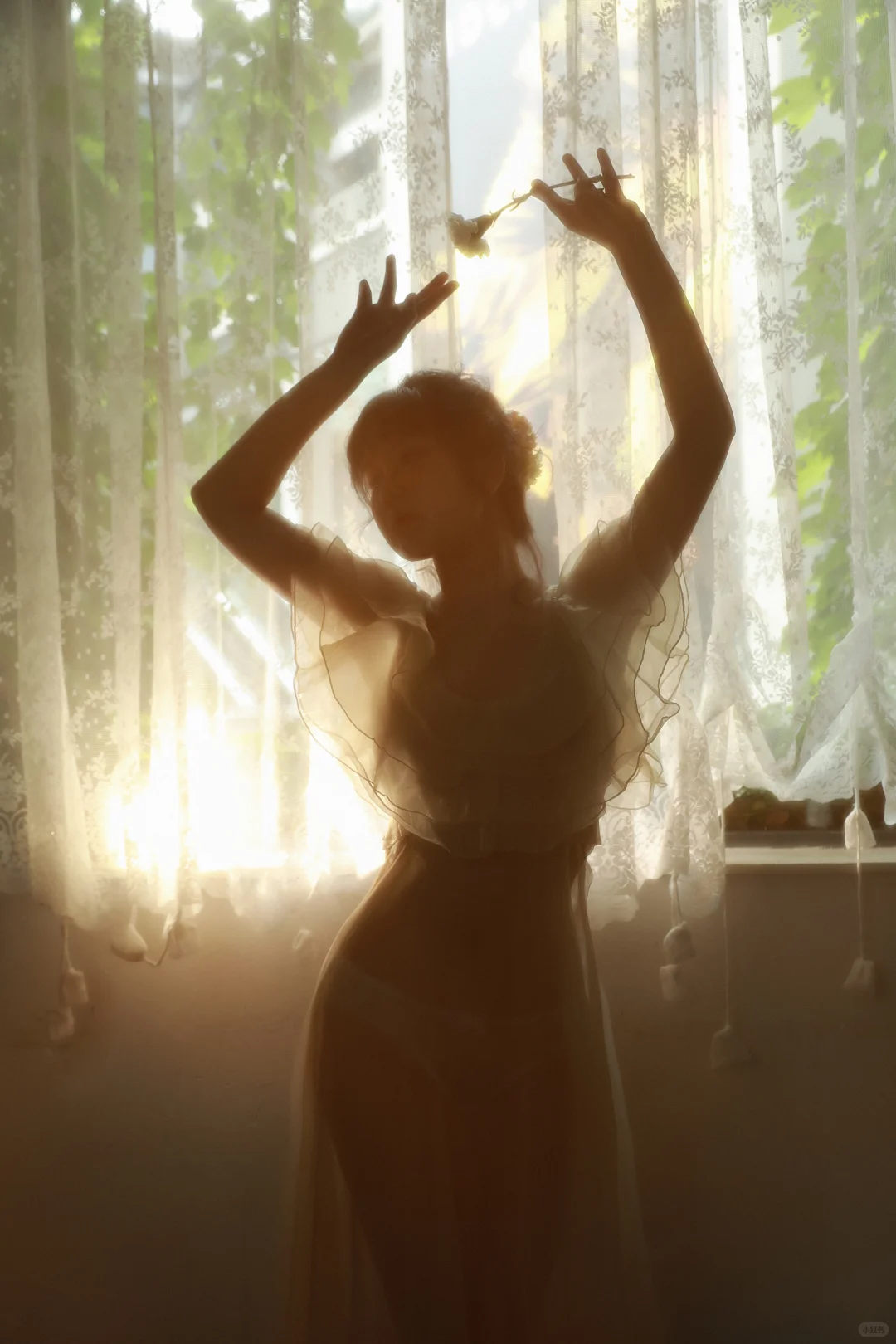 温柔的风中，带着玫瑰与晨露