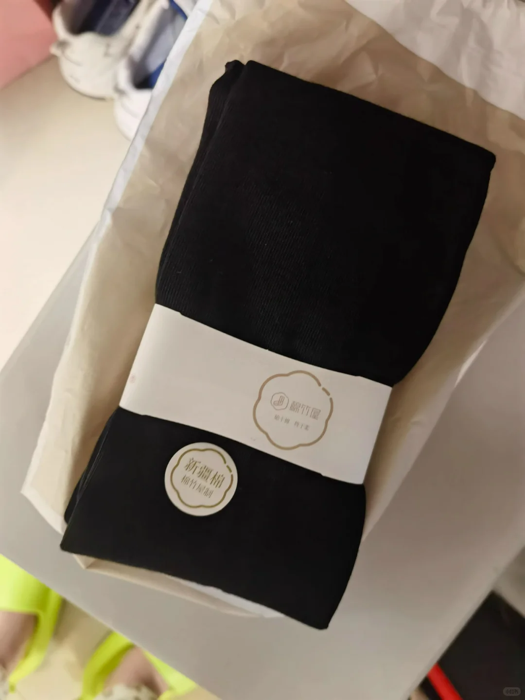 过膝袜搭出时尚,温暖整个冬天