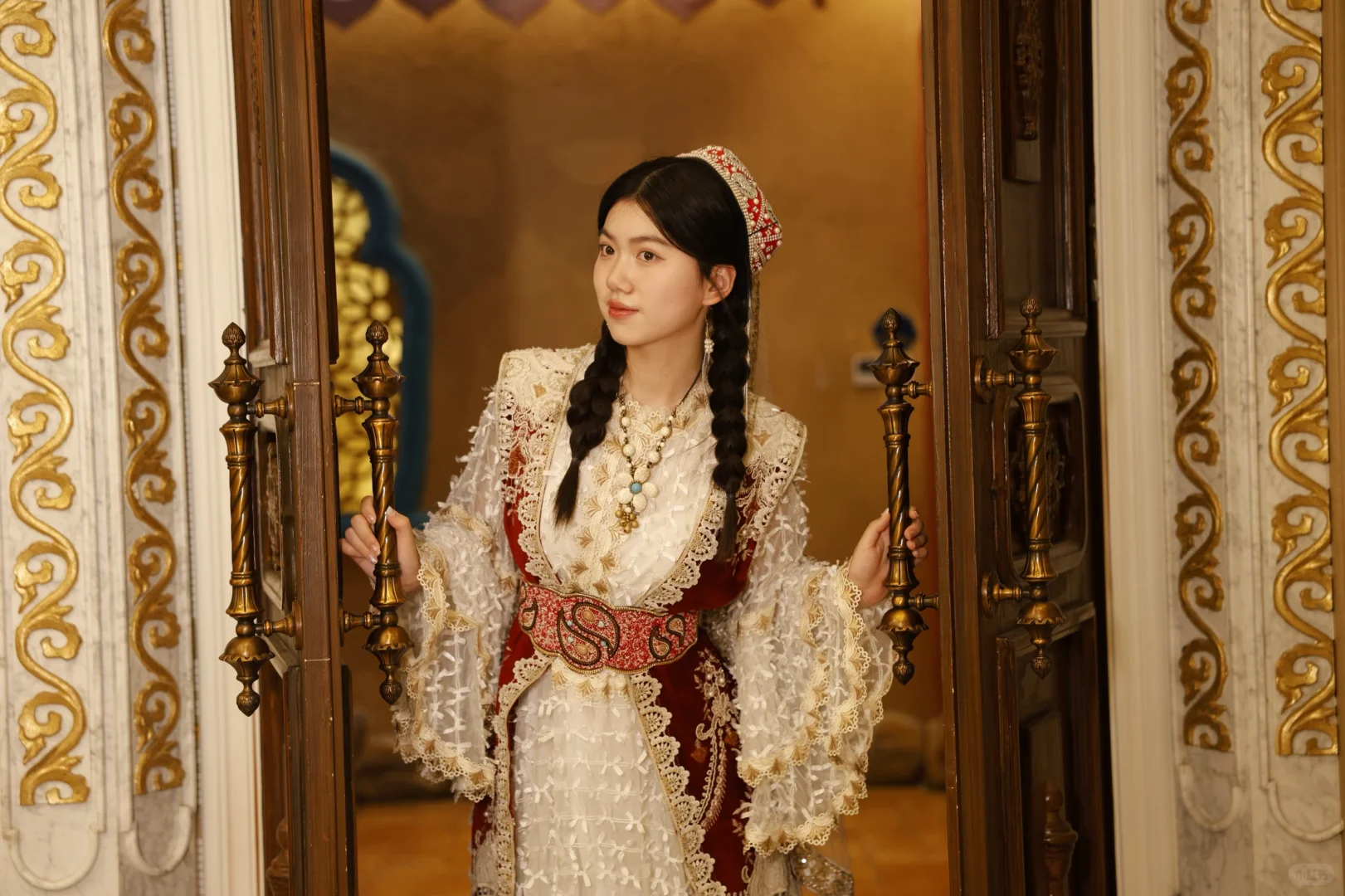 00后女大测评写真馆1——新疆印象巴扎旅拍