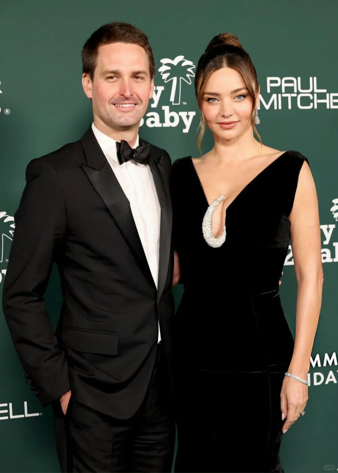 米兰达可儿与老公活动美图，性感妩媚！