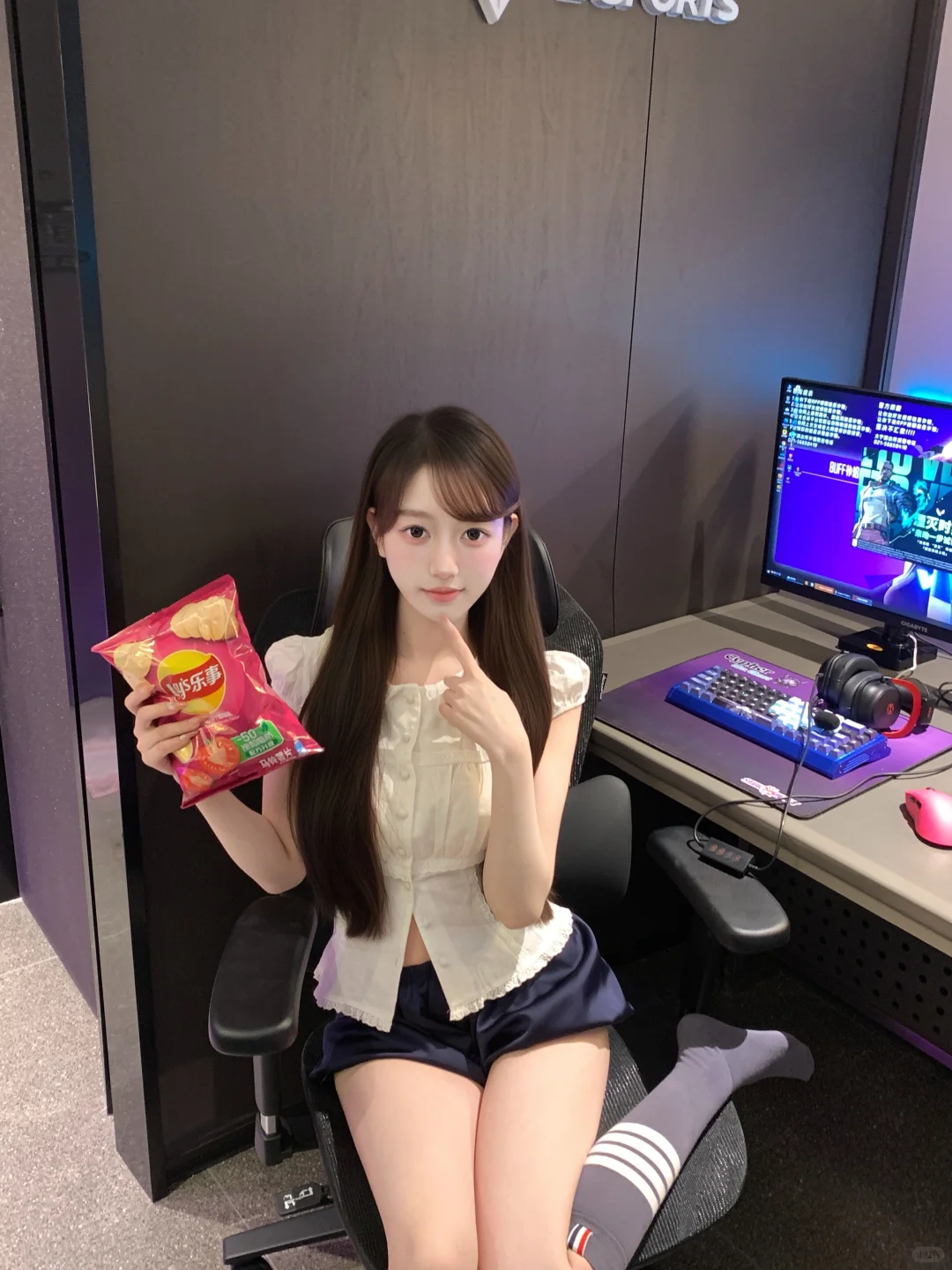 电竞少女写真出炉啦！📸