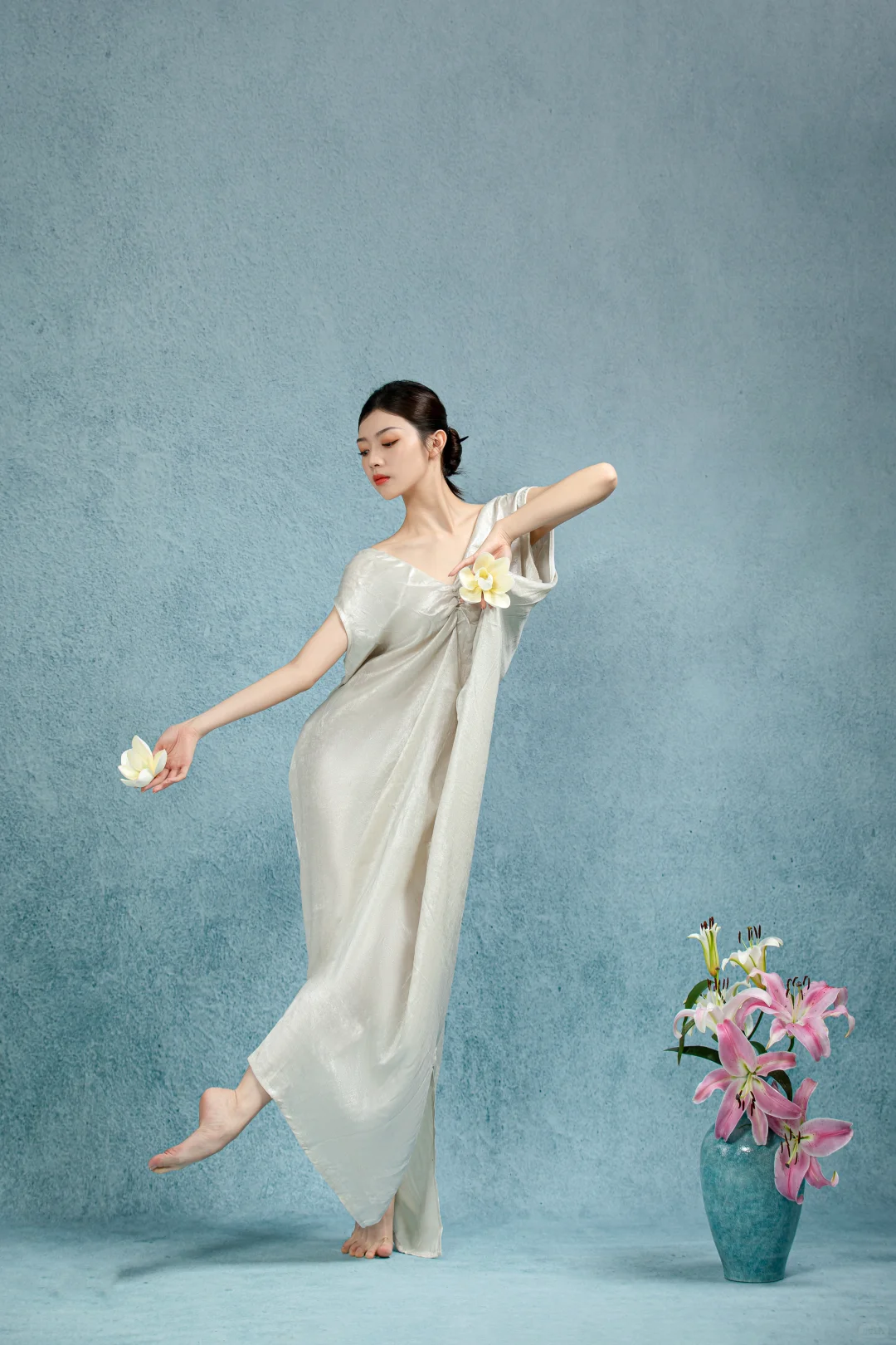 救命！这组舞蹈写真把“东方美学”焊在我审美