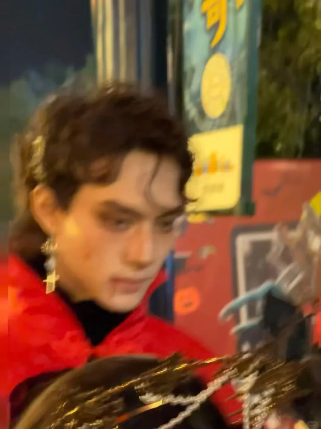 变成一只吸血鬼永远是我的舒适区.