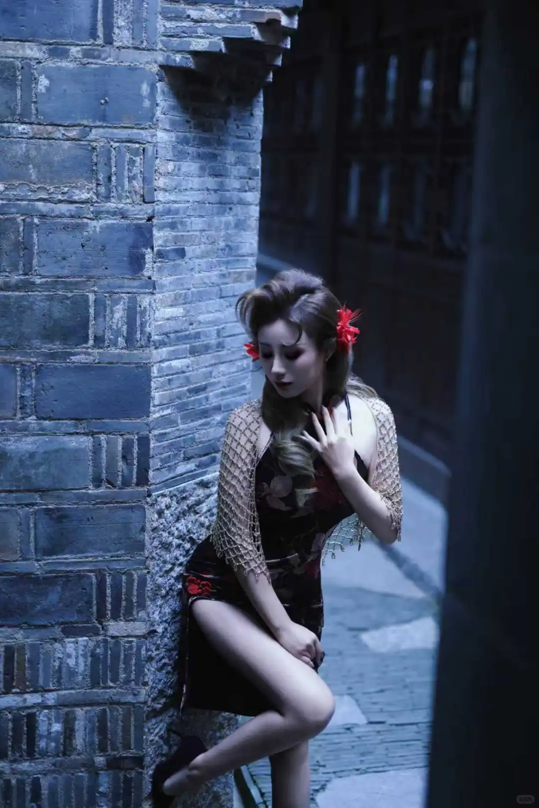 只有旗袍才能使女人身姿妙曼，风情万种