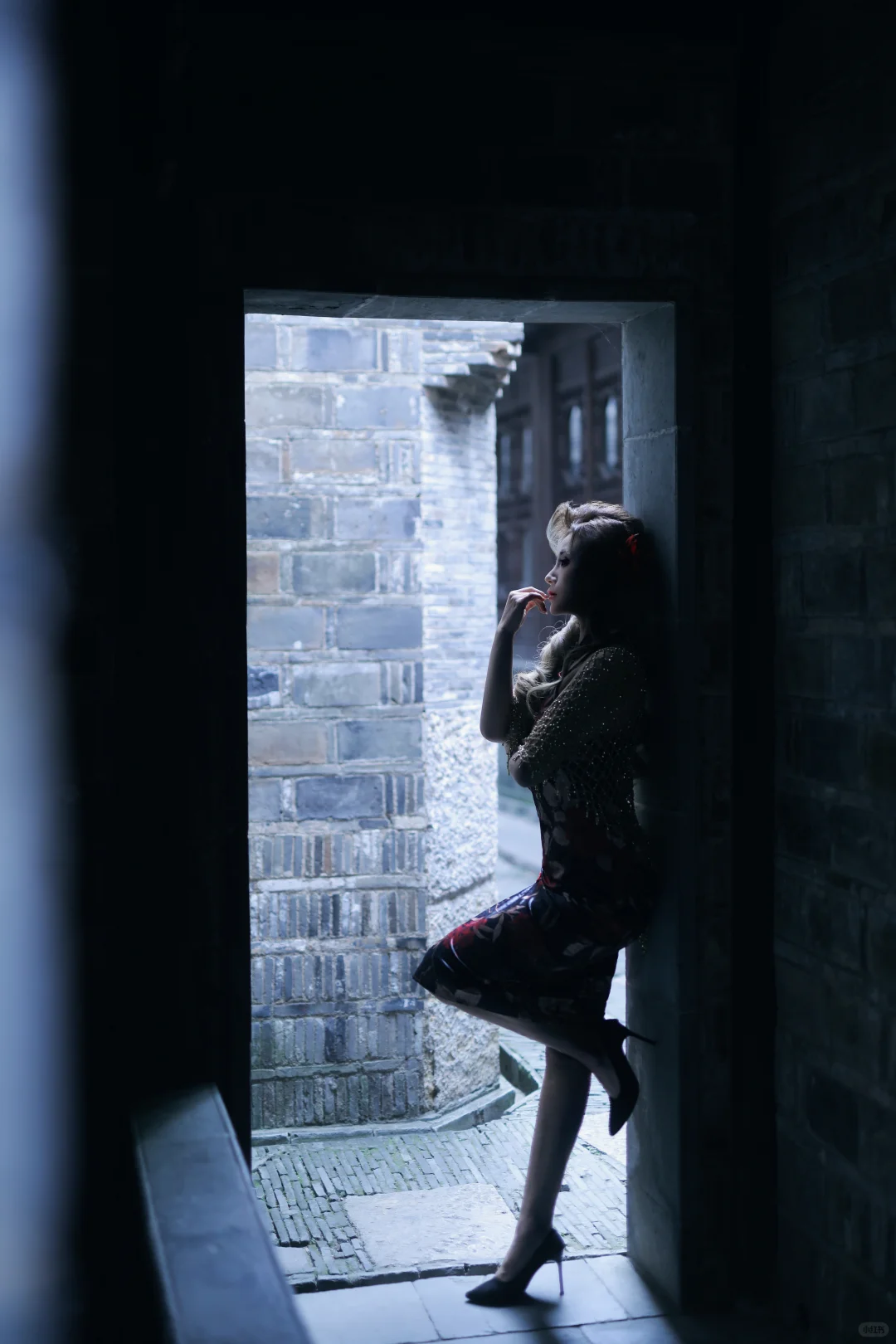 只有旗袍才能使女人身姿妙曼，风情万种