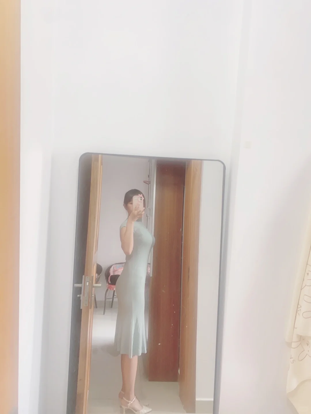 穿上后妈裙突然有点人妻感…