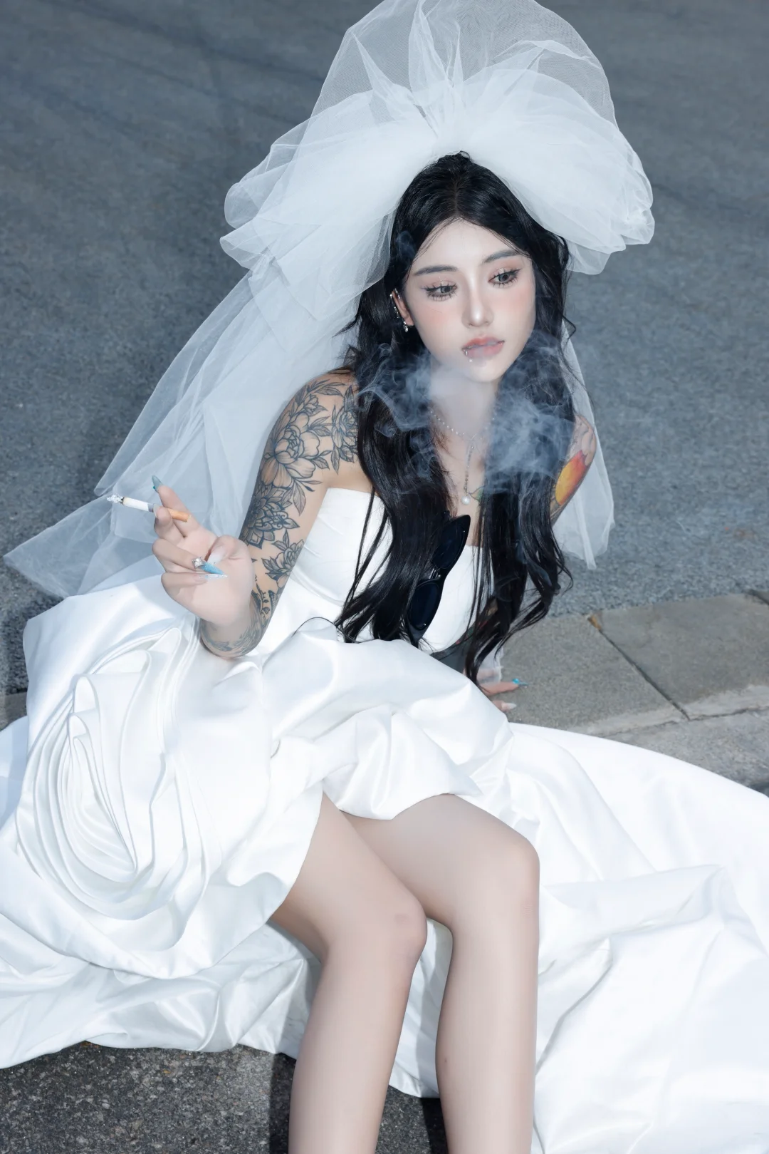 装美女好累，还好我是真美女