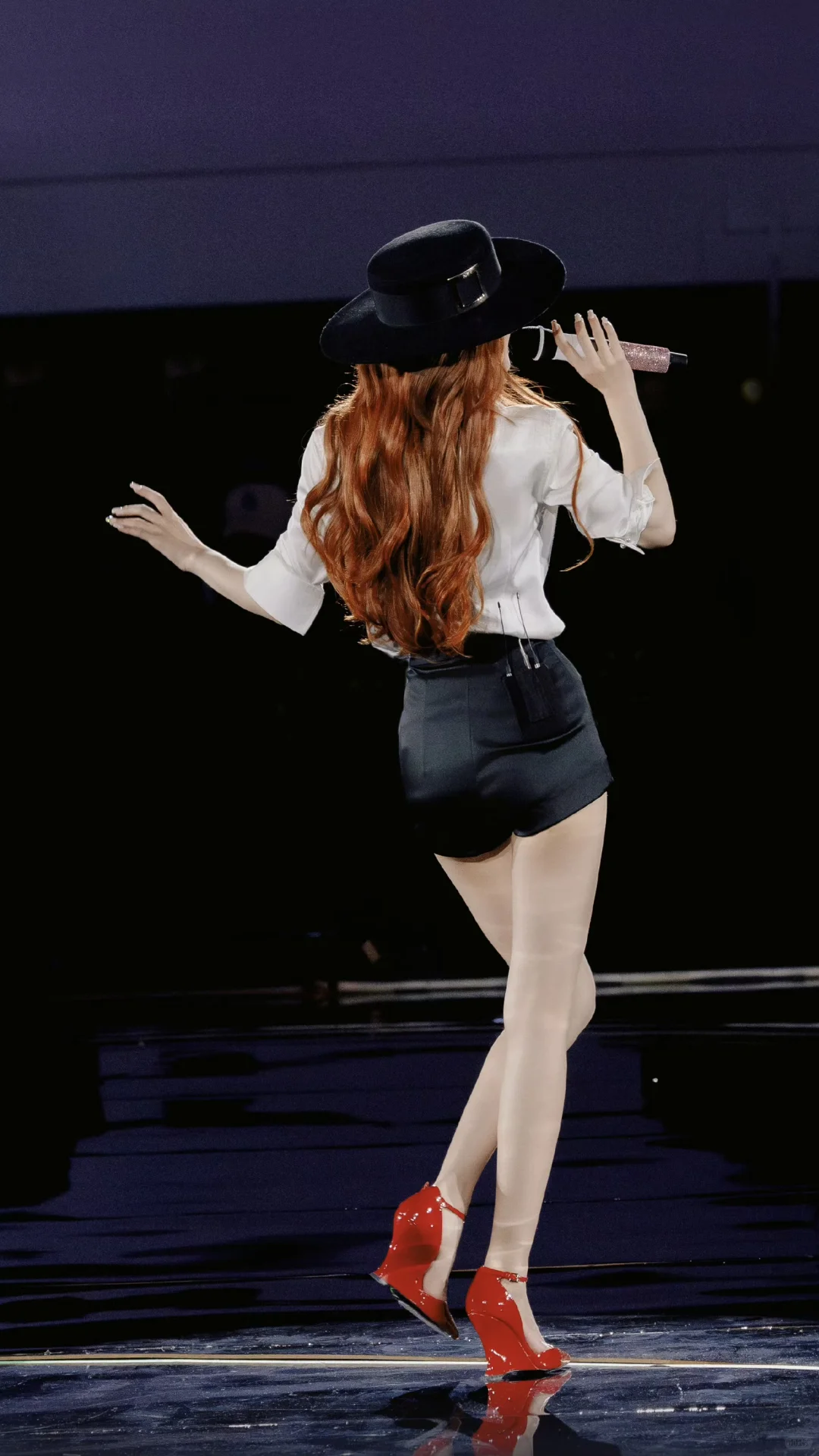 赵露思壁纸！太性感了吧