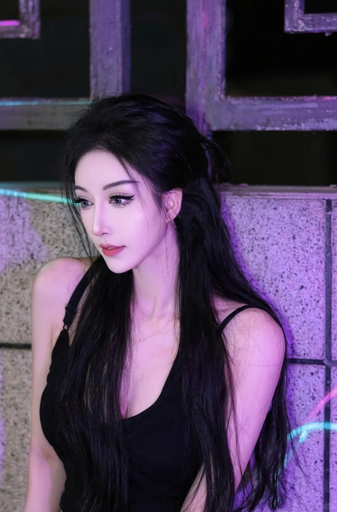 你的眼睛是宇宙坠落的星辰