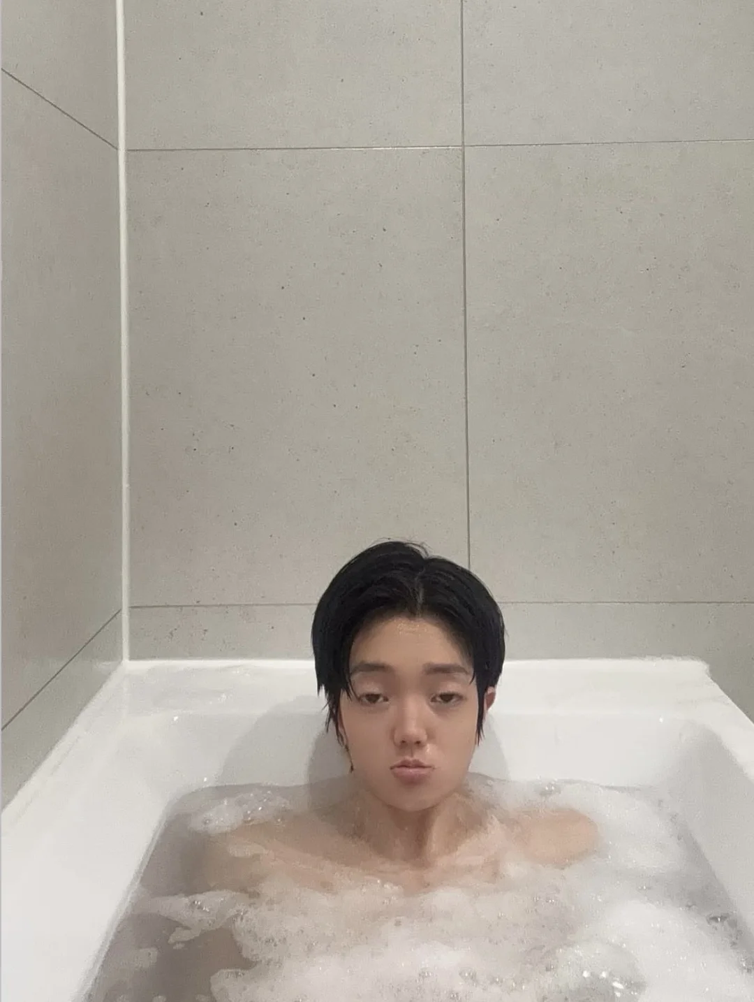 恩宰豆快拍更新浴照