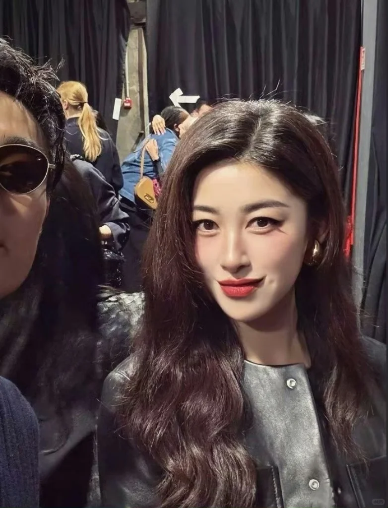 好喜欢朱珠的气质，成熟知性又带些妩媚