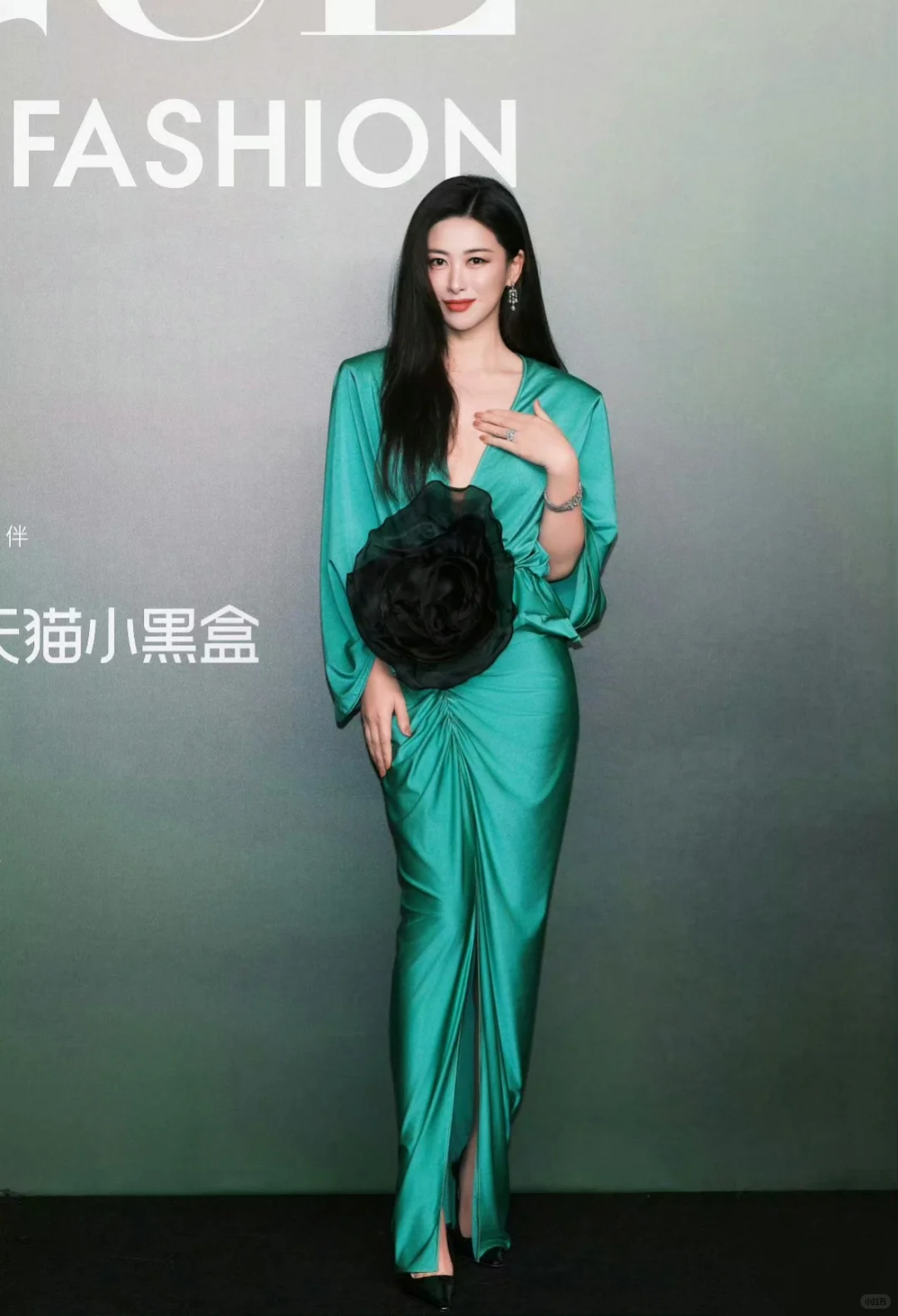 好喜欢朱珠的气质，成熟知性又带些妩媚