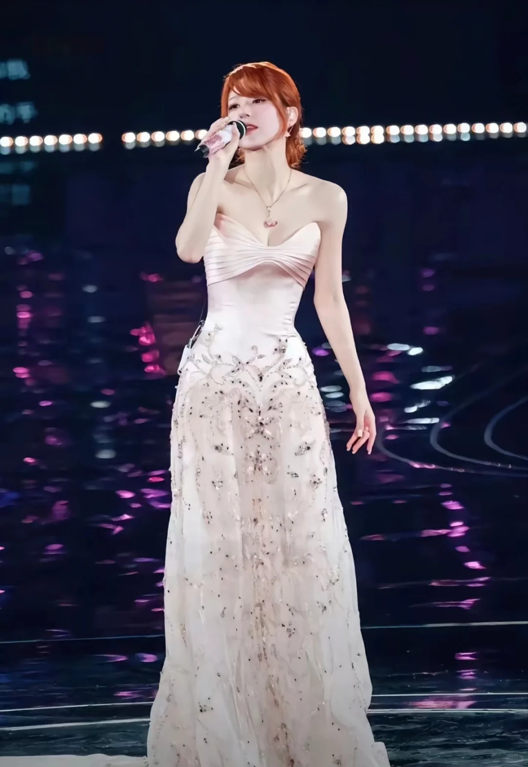 𝑾𝒆𝑪𝒉𝒂𝒕·赵露思壁纸｜愿你我 野性 自由