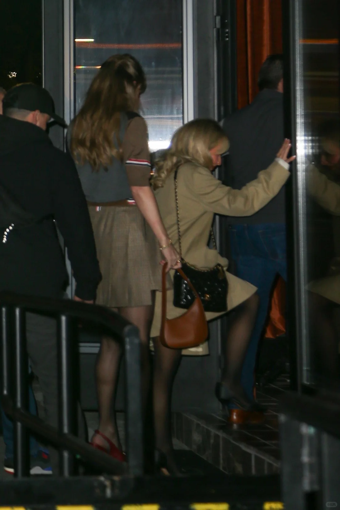 这……只能说我霉姐真美😂😂