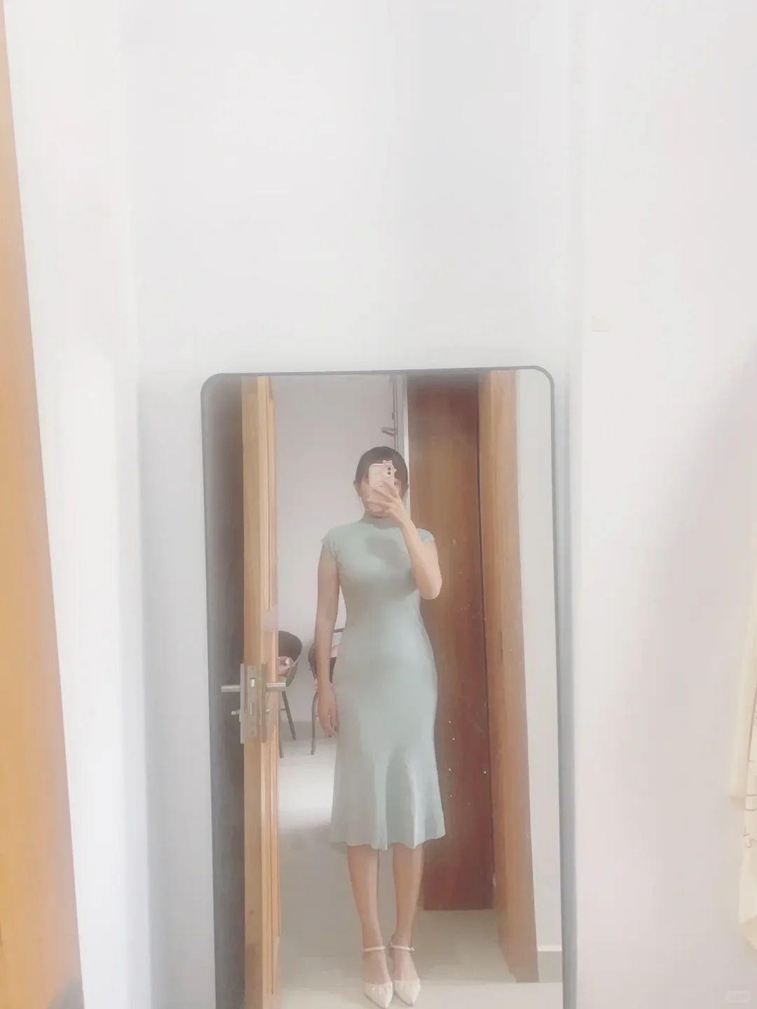 穿上后妈裙突然有点人妻感…