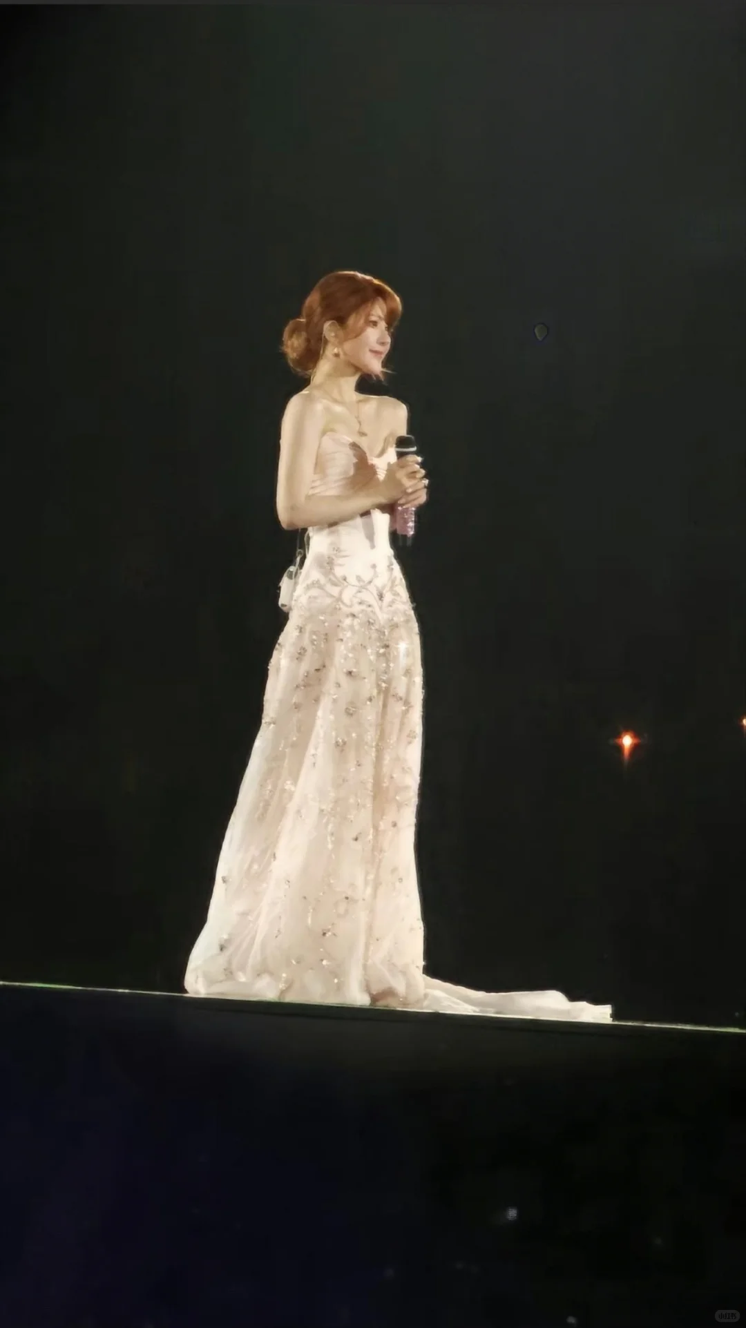 𝑾𝒆𝑪𝒉𝒂𝒕·赵露思壁纸｜愿你我 野性 自由