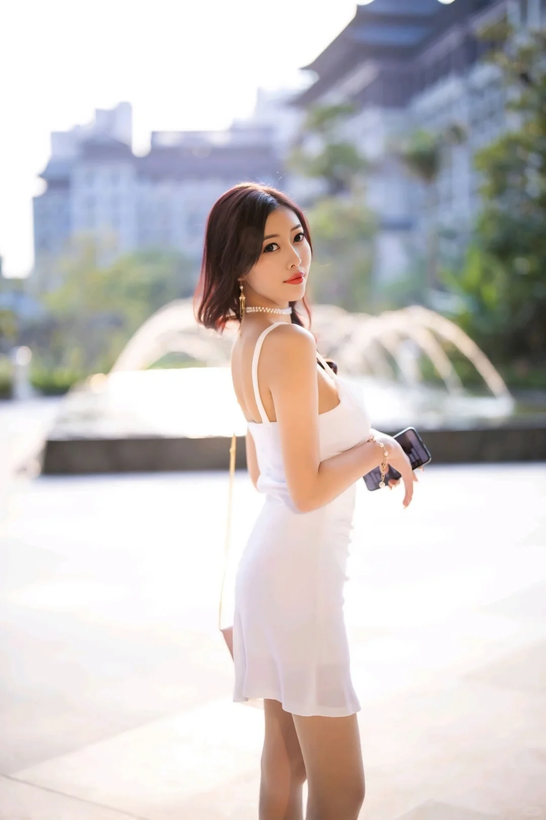 光线自然+构图简洁+姿势生活化