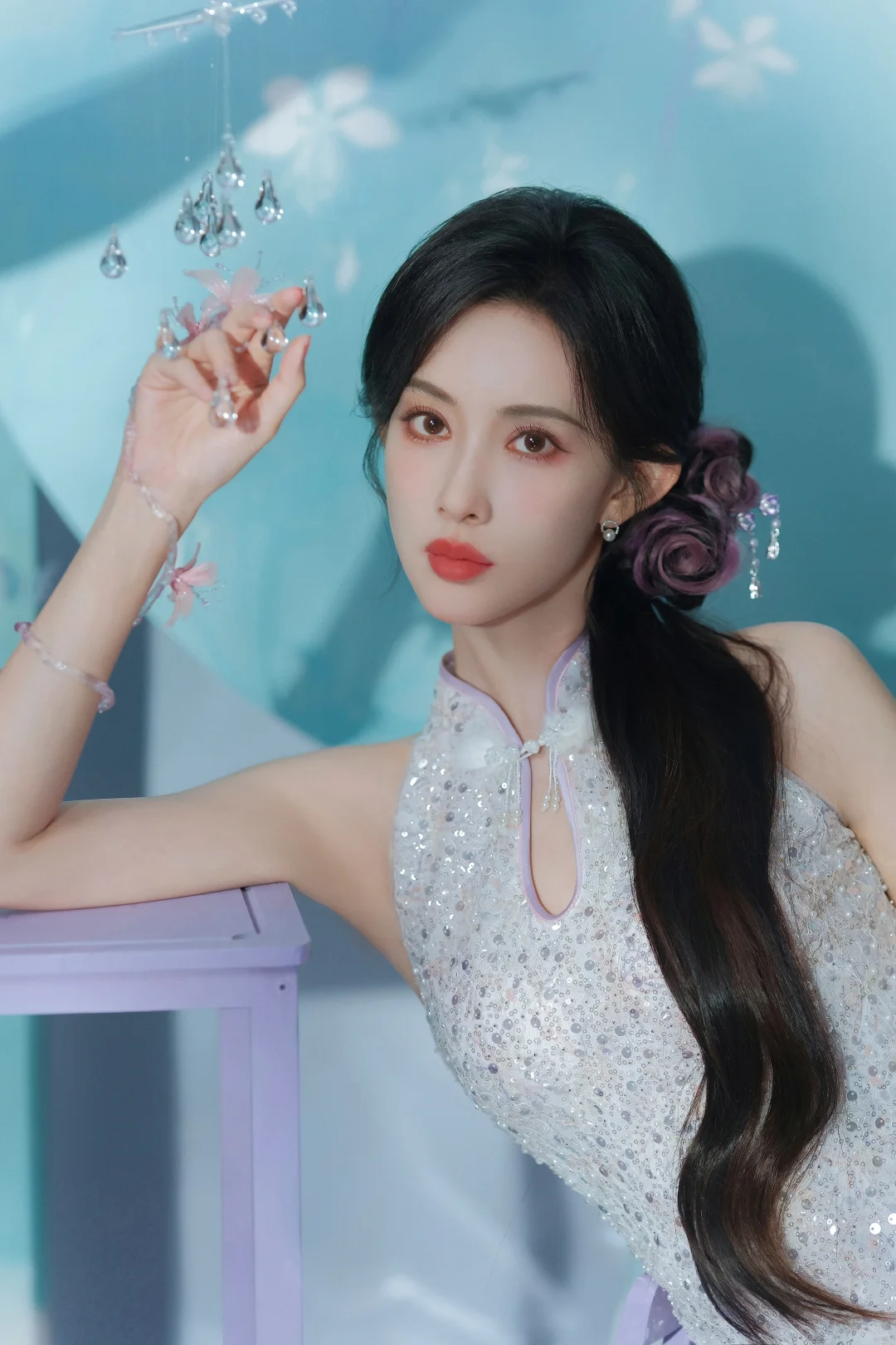 孟子义妩媚勾魂风情万种