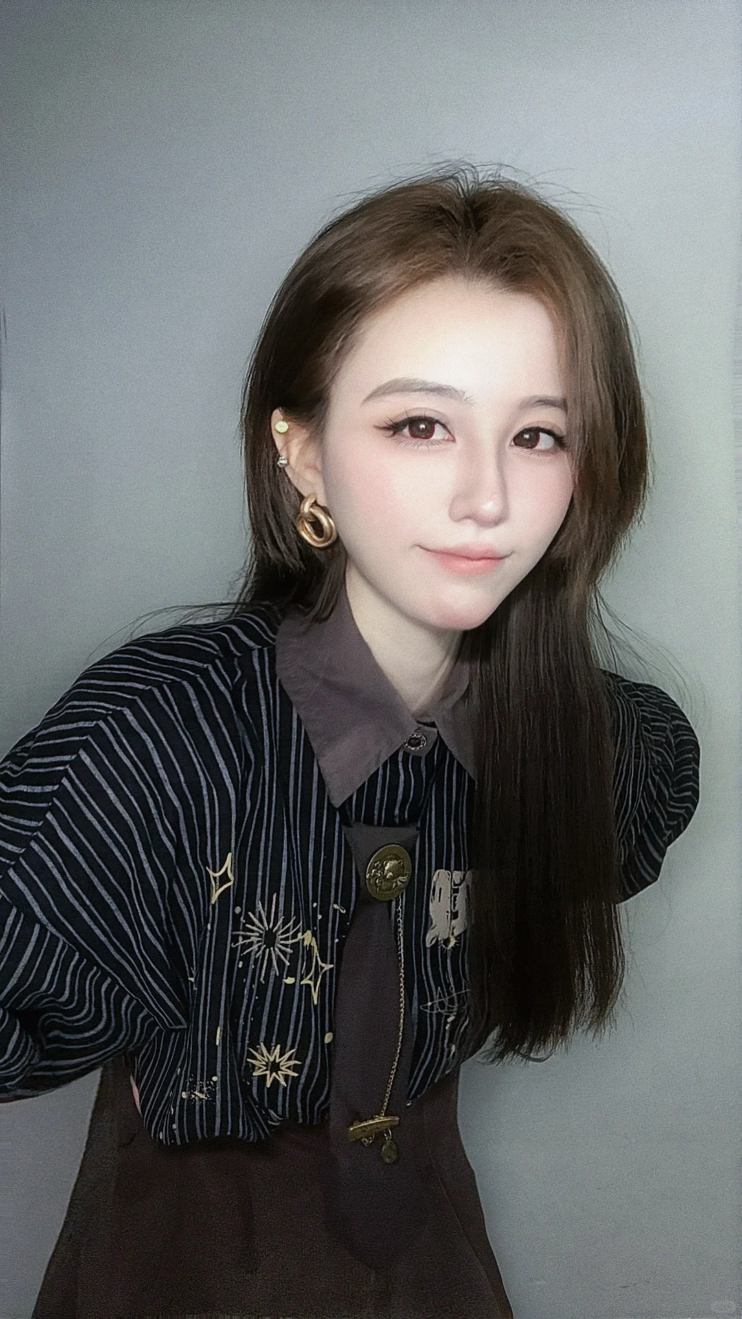 “你知道吗，人在难过的时候就会爱上日落。”