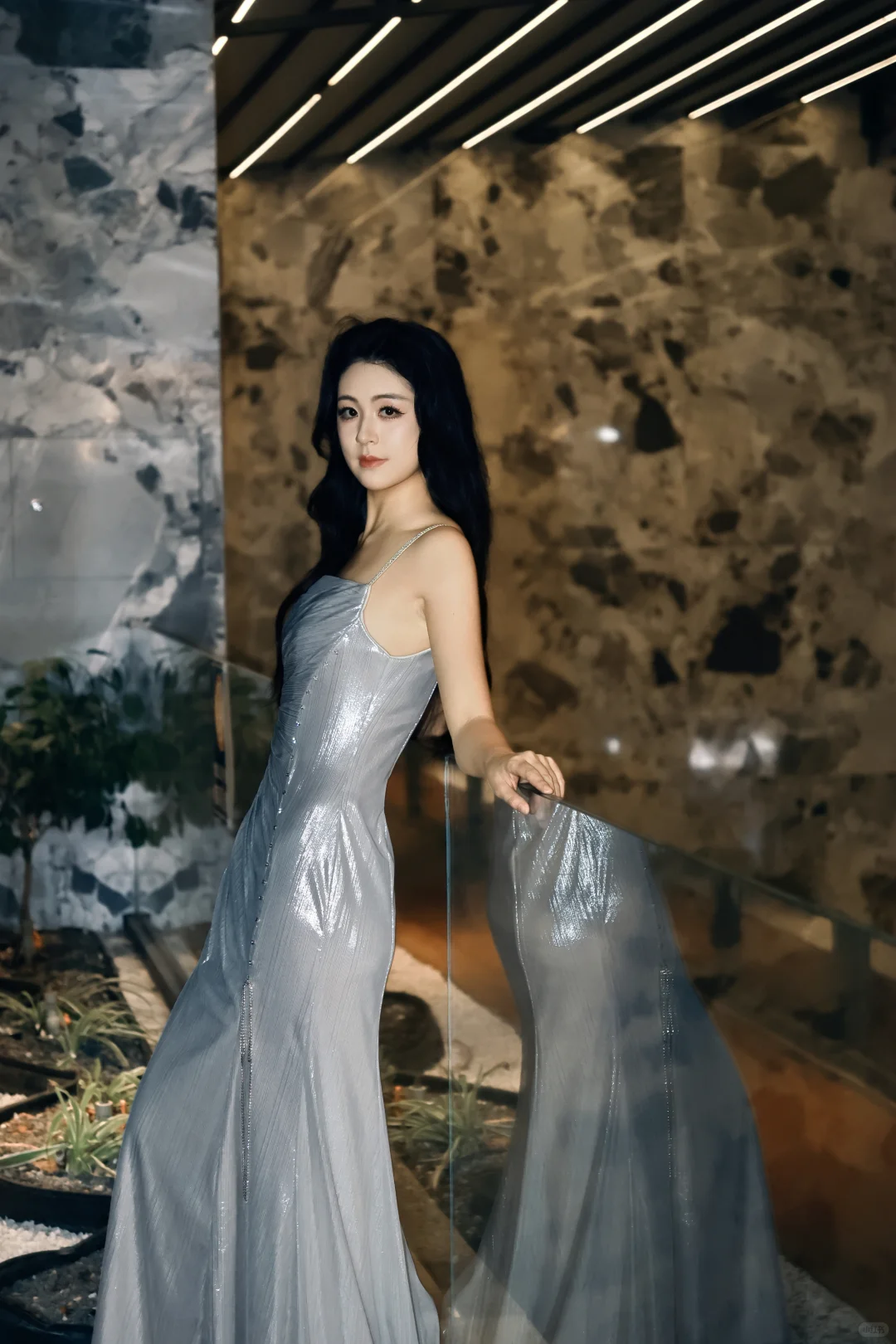 论我的摄影师把敬酒服拍成写真