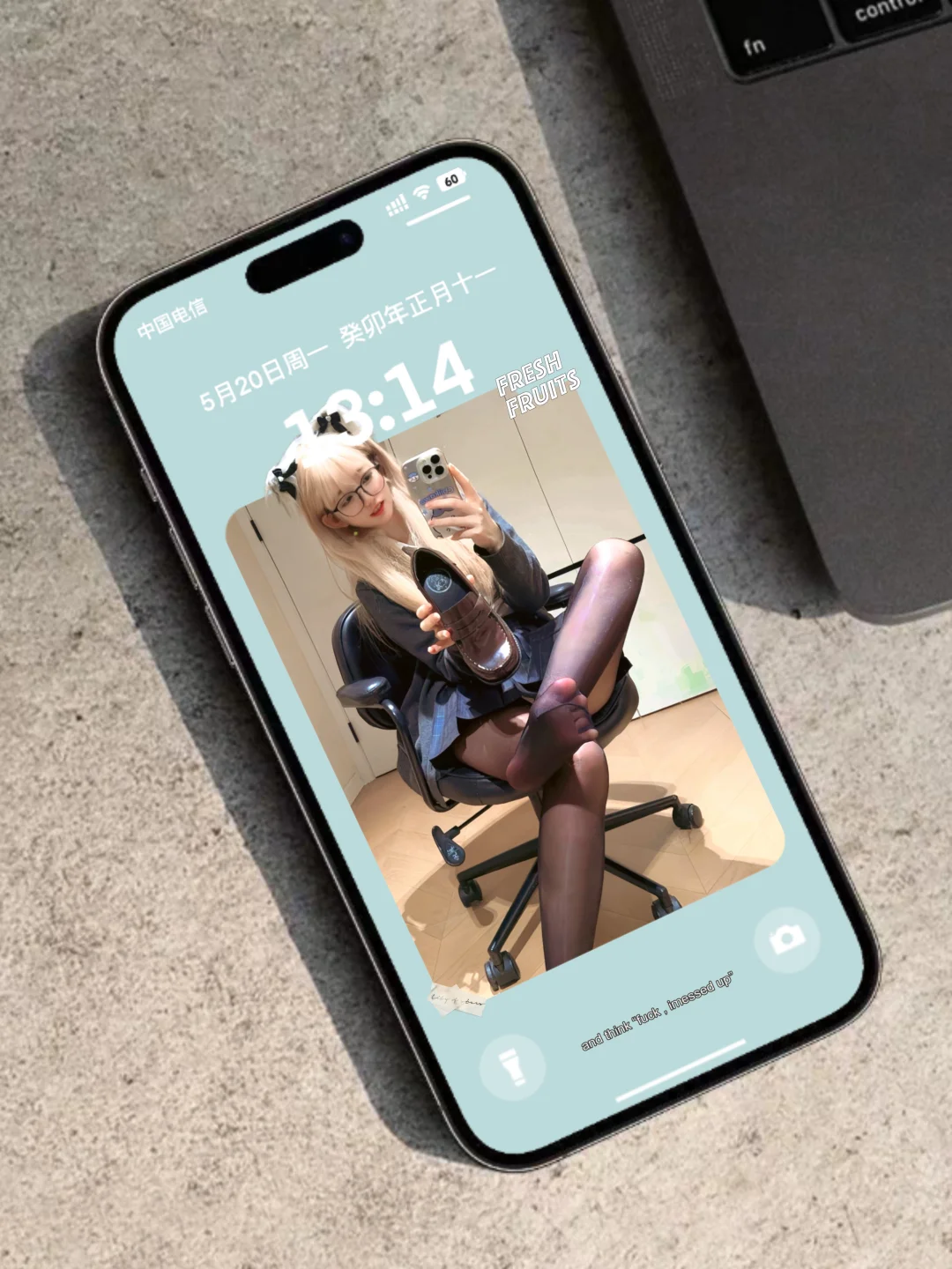 火辣身材美女手机壁纸