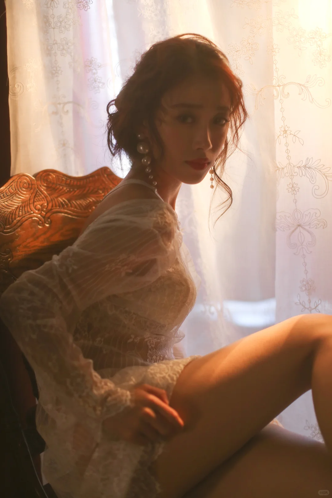 光吻过肩颈的弧度～～～少女私房