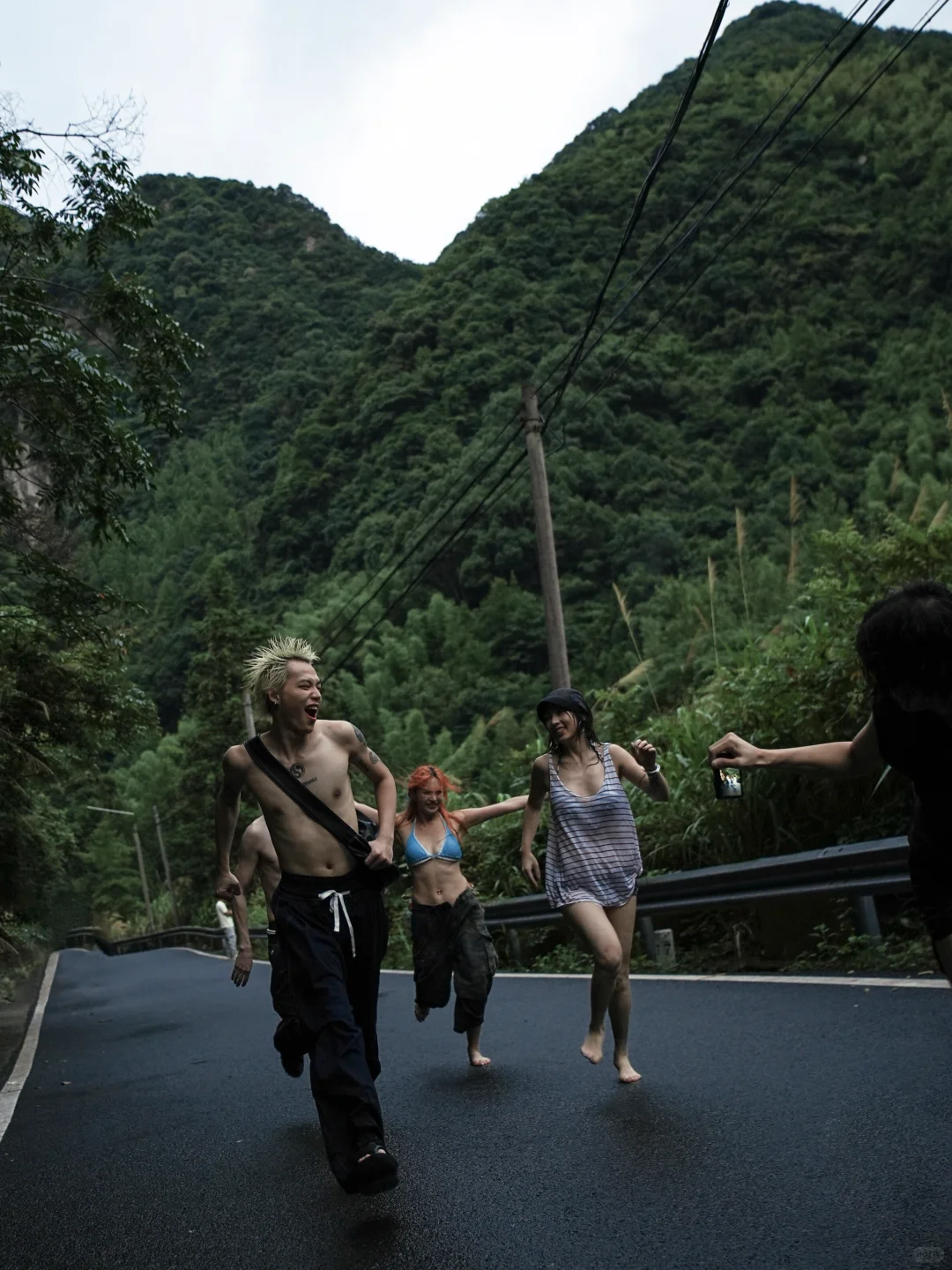 拥抱热烈的夏天