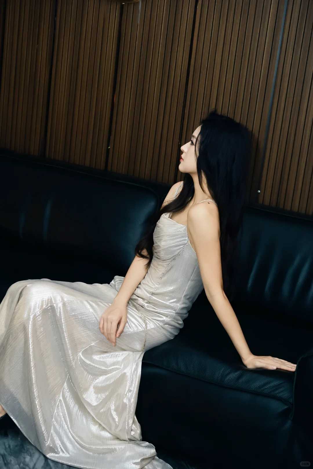 论我的摄影师把敬酒服拍成写真