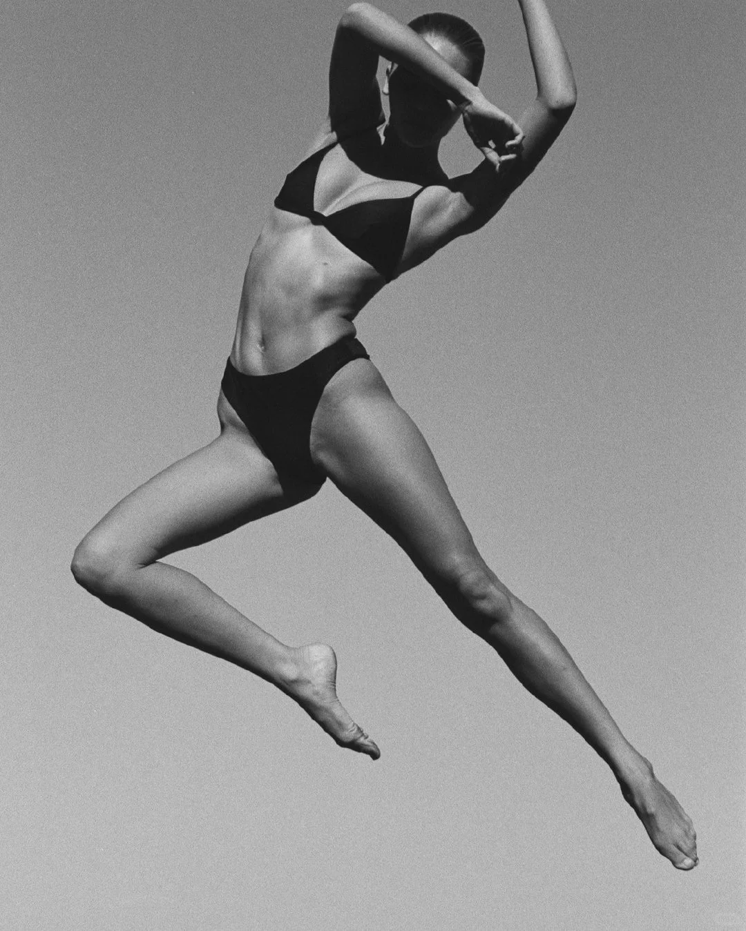 摄影分享|黑白镜头下的身体