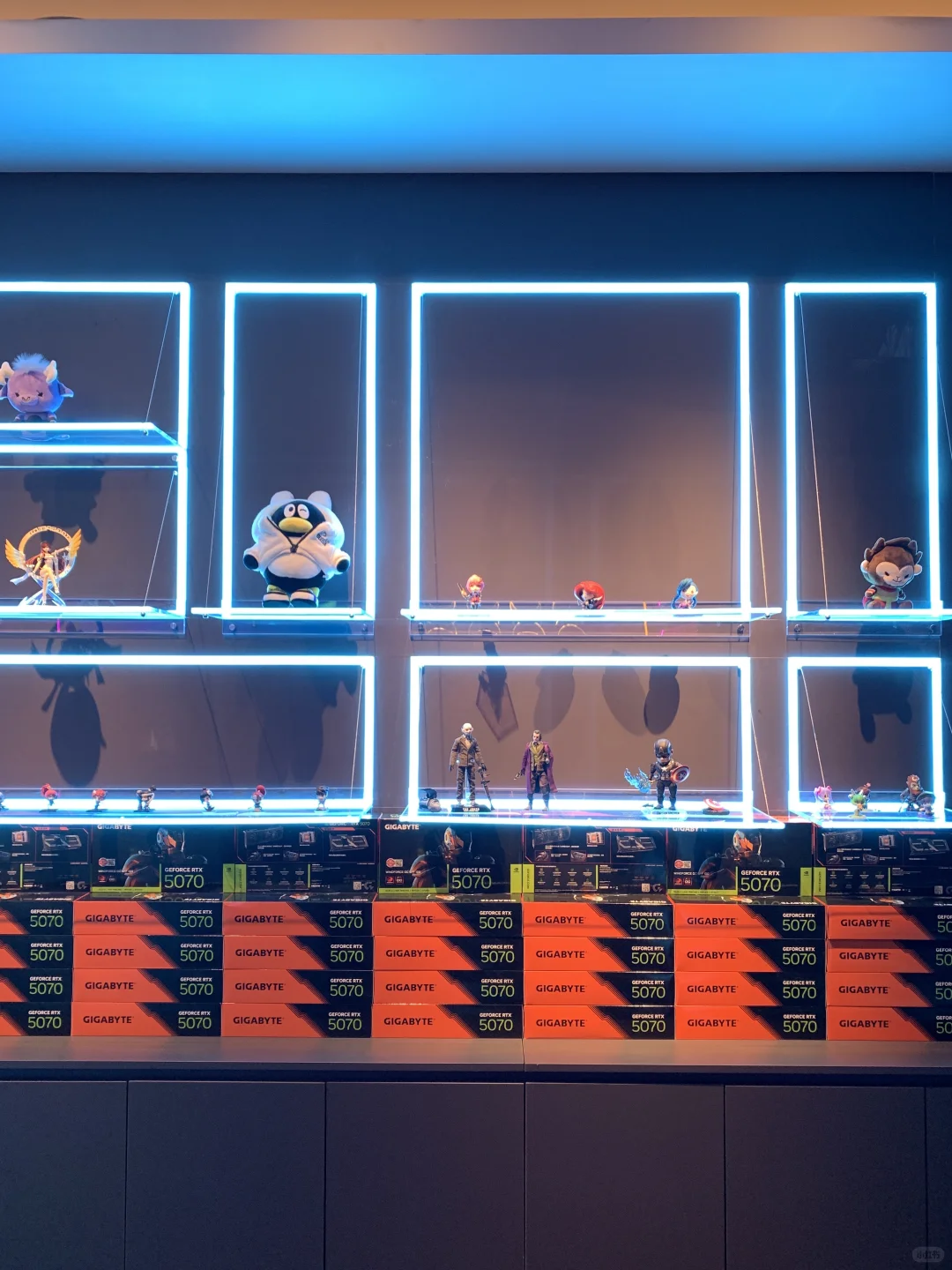 电竞少女写真出炉啦！📸