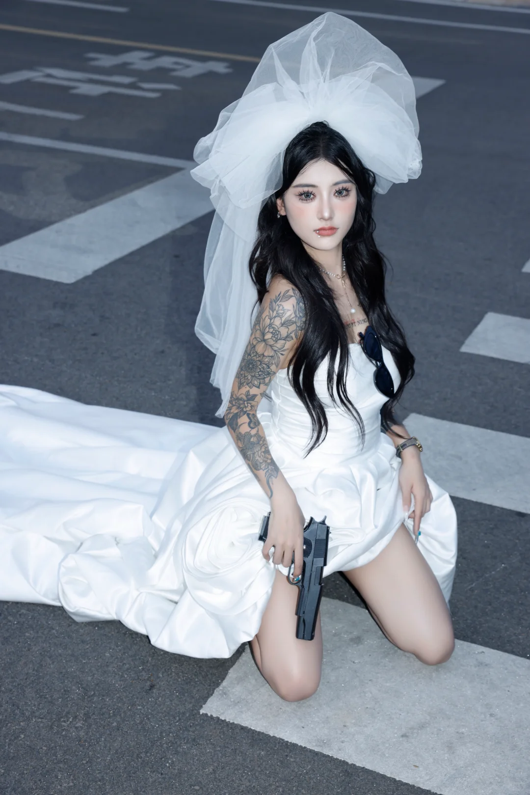 装美女好累，还好我是真美女