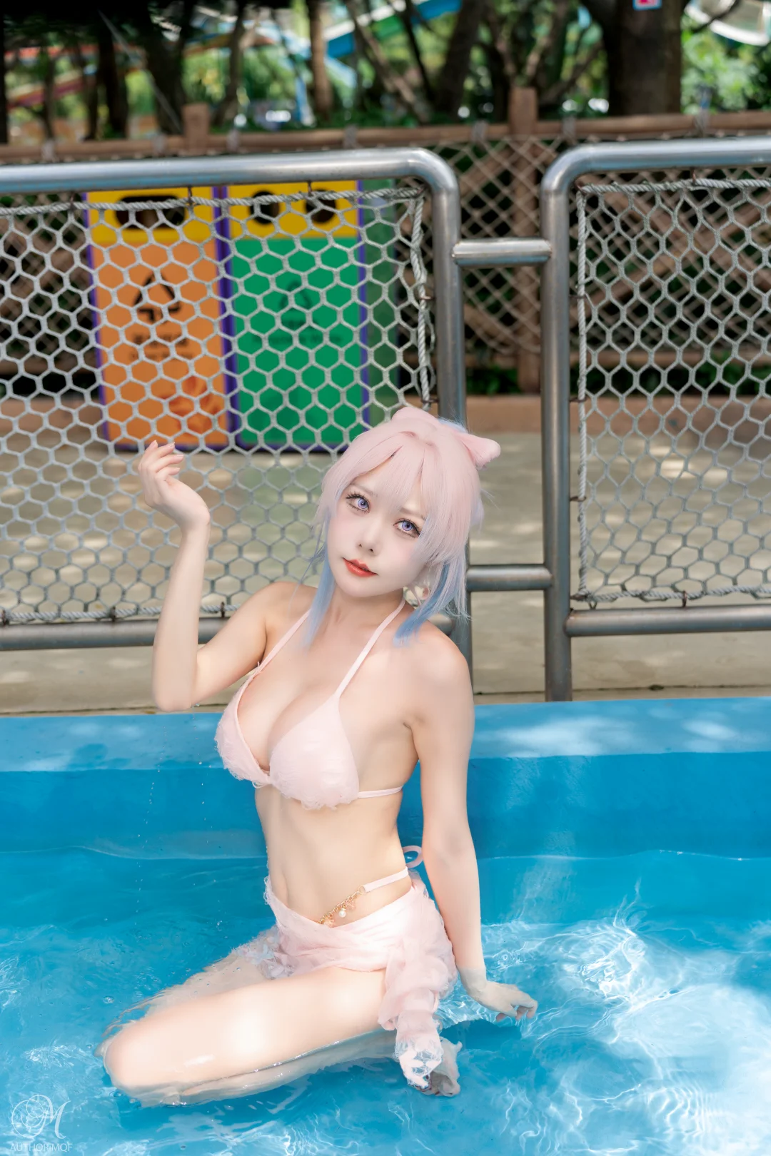 一起去泳池吧！