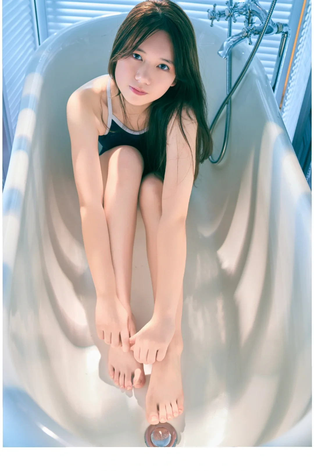 夏日限定/浴缸泳装少女