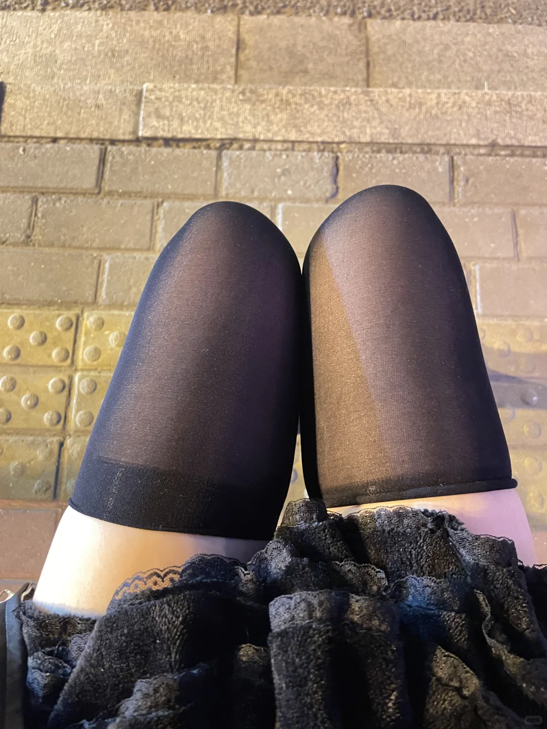 过膝袜逃不过的卷边