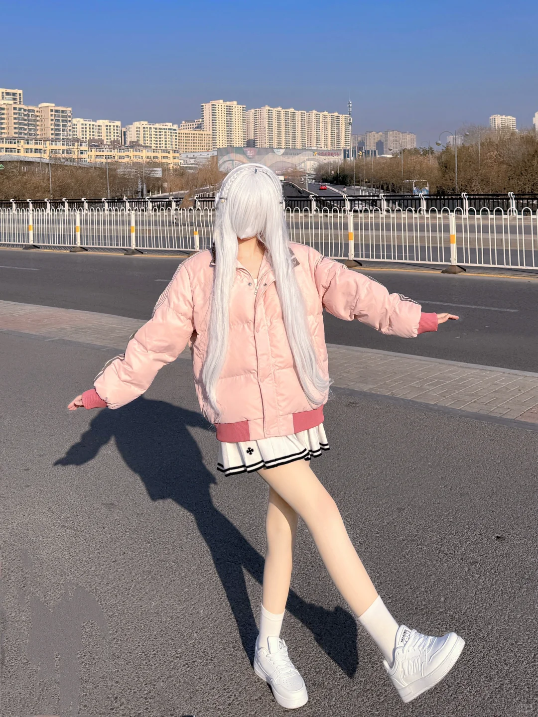 女大上课这么穿 回头率好高