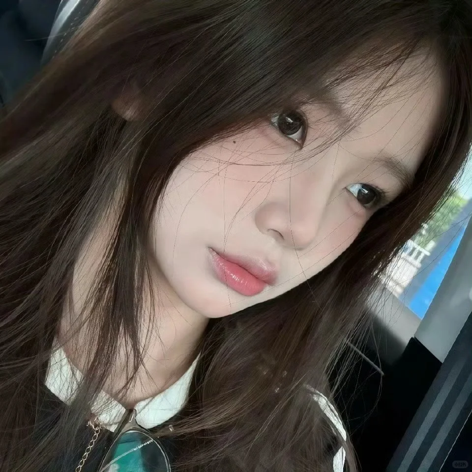 𝑾𝒆𝑪𝒉𝒂𝒕｜清冷感女头