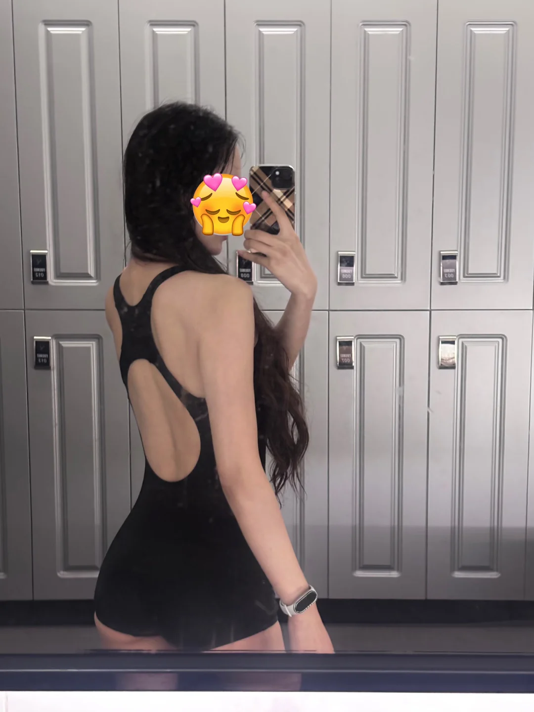 在泳池遇到帅哥后我的反应是