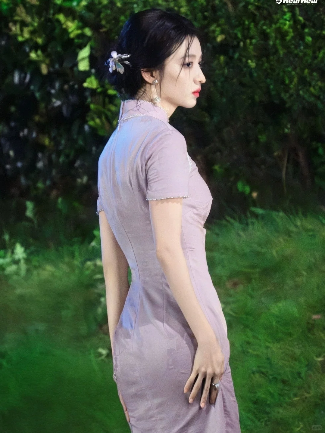 清水出芙蓉🌸曲线感还得看中式旗袍