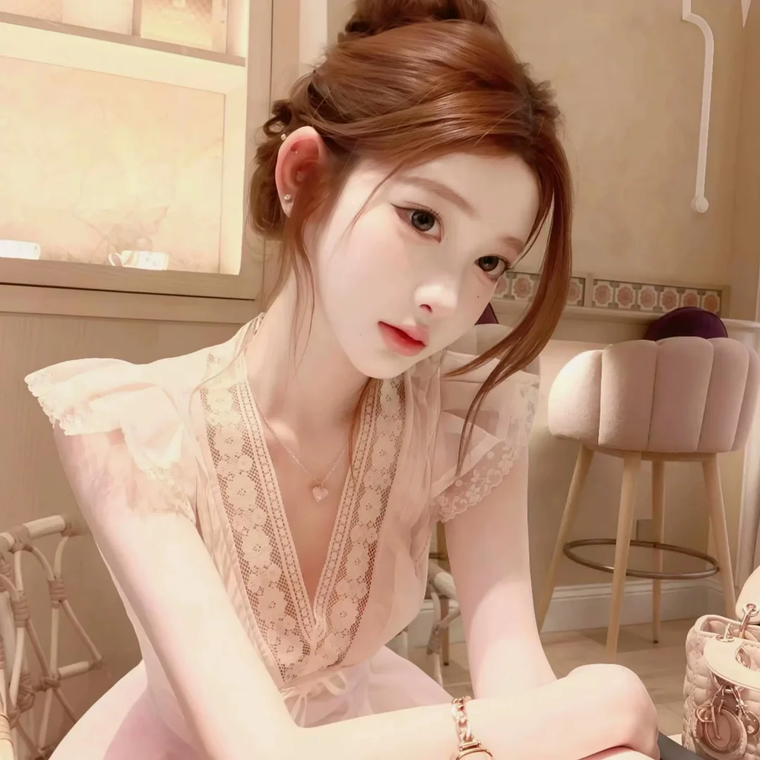 𝑾𝒆𝑪𝒉𝒂𝒕 | 千金女头