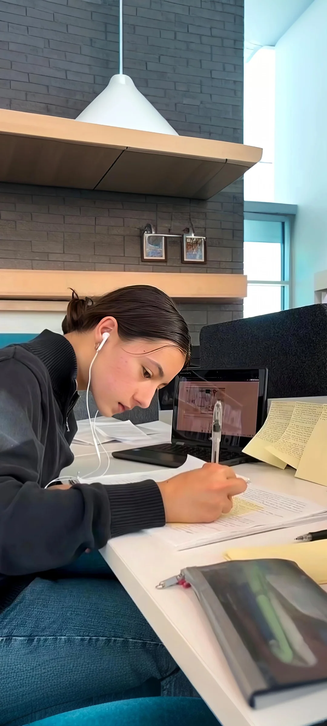 高能量壁纸｜📖努力的人运气不会太差