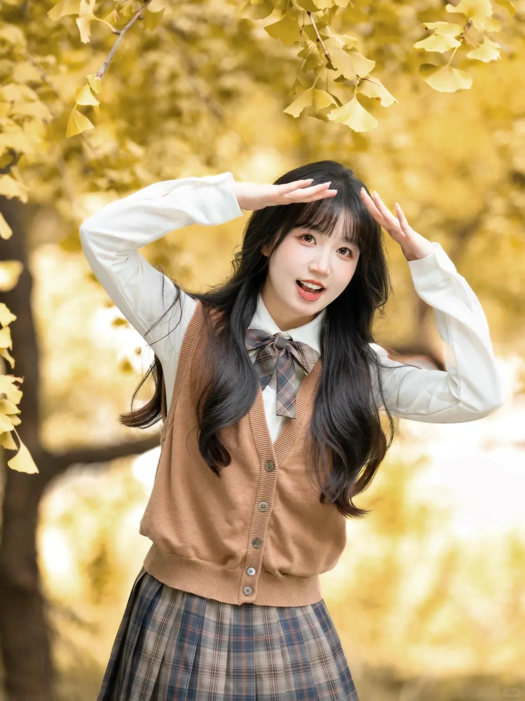 秋天银杏叶甜妹风拍照姿势，姐妹们收藏啦！