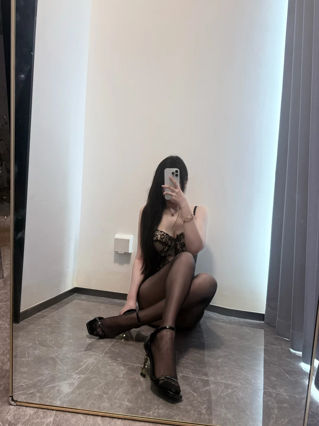 真的是最费腿的蹲姿