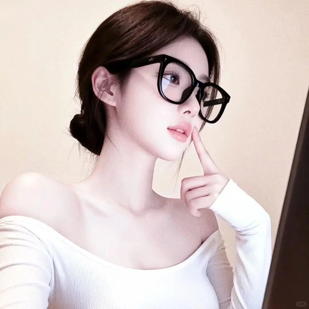 𝑾𝒆𝑪𝒉𝒂𝒕女头丨贵气感的特征