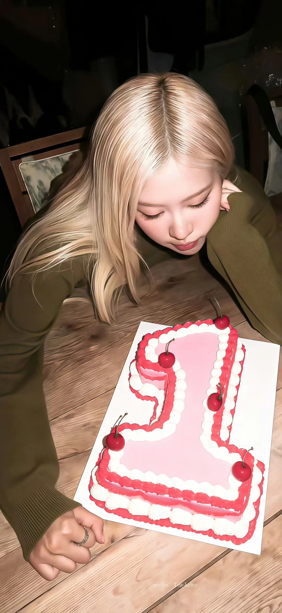 rosé自修高清壁纸分享