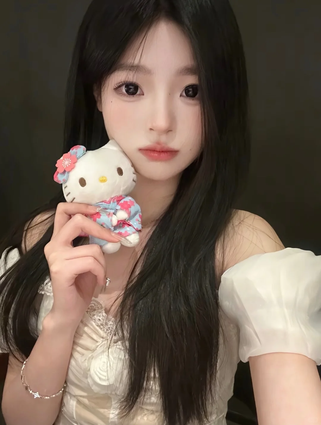 这个女孩谁看谁好看