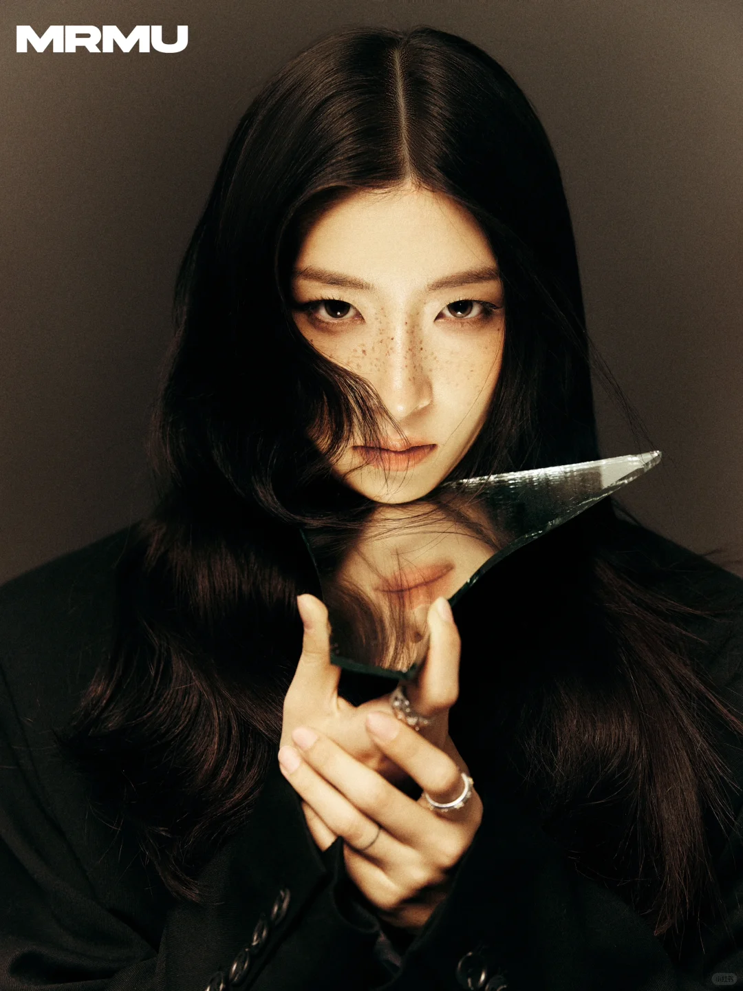 姿态即宣言—-肖像 质感 🎞️