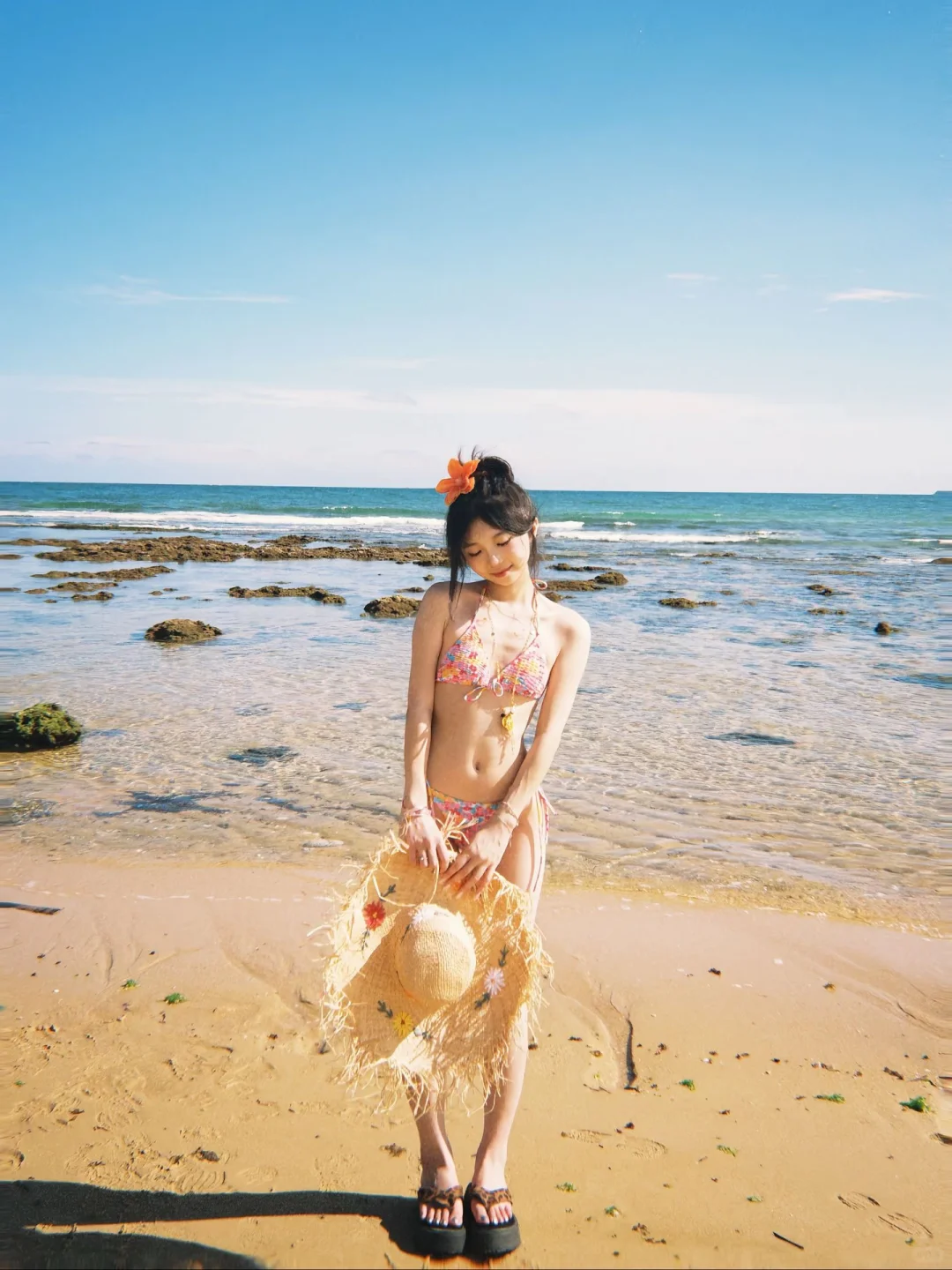 阳光沙滩与多巴胺少女的合照～🌈👙🫧