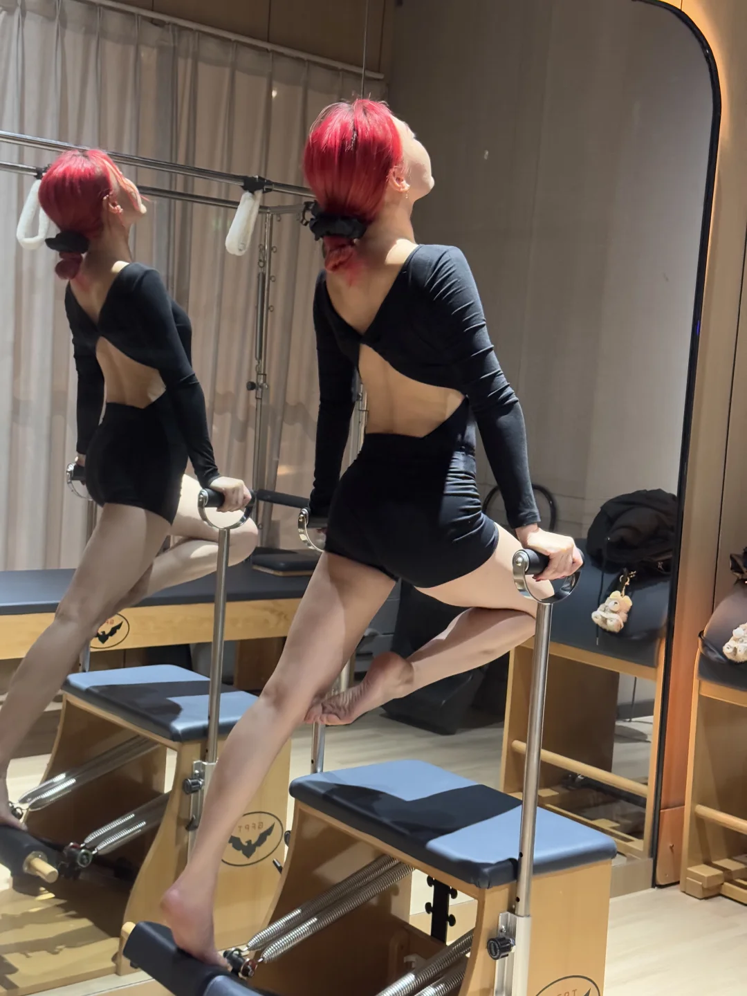 喜欢这个姿势，感觉好像美少女变身哈哈